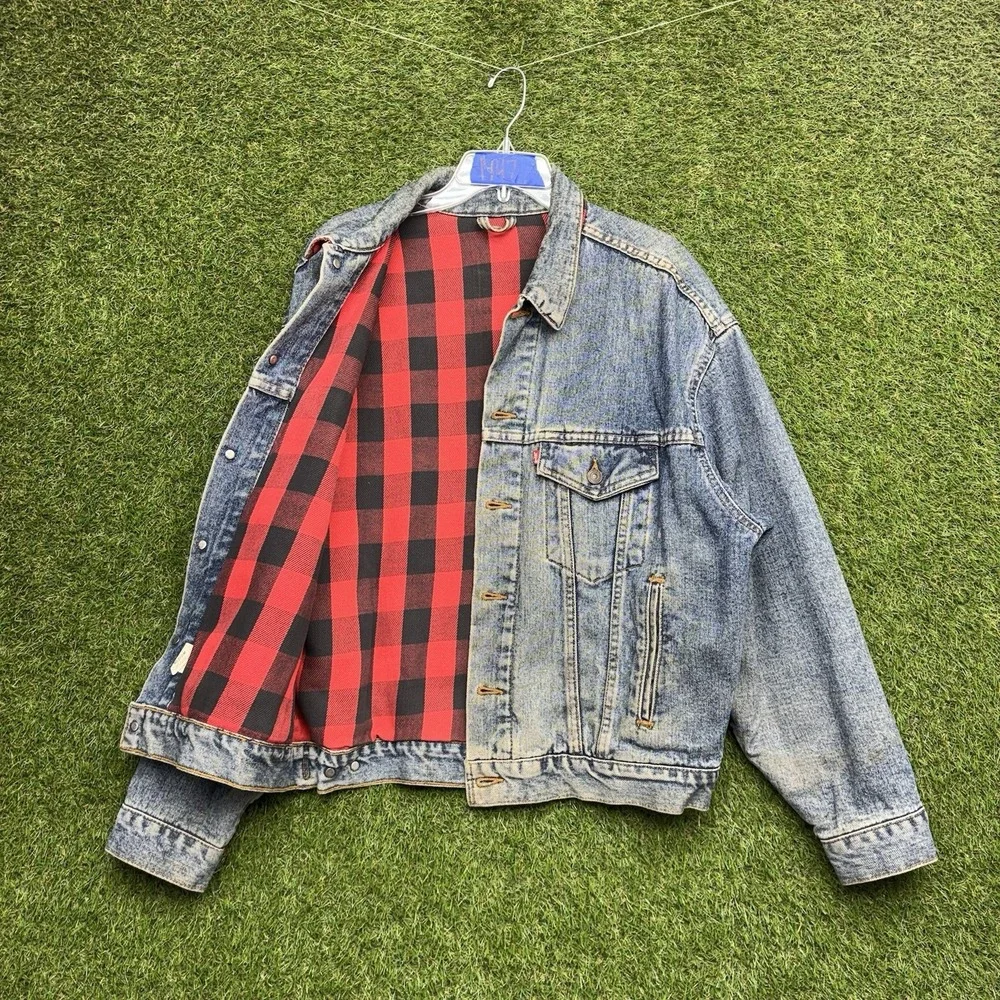 Vintage Levis Trucker Jacket Mens Medium Flannel Lined Denim Made in USA 80s 90s